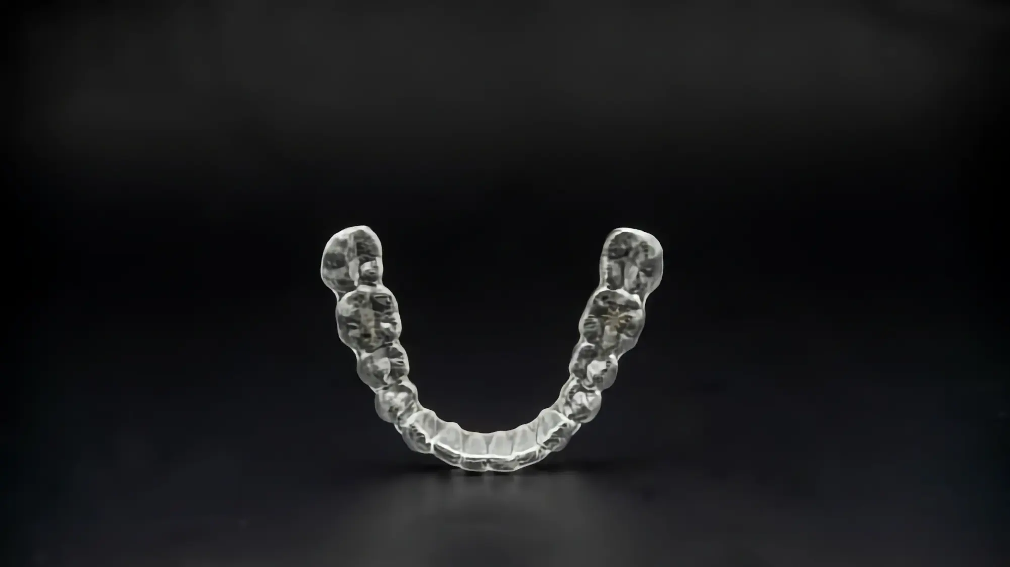 ¿Dónde se Fabrica Invisalign y Qué Tecnología lo Respalda?