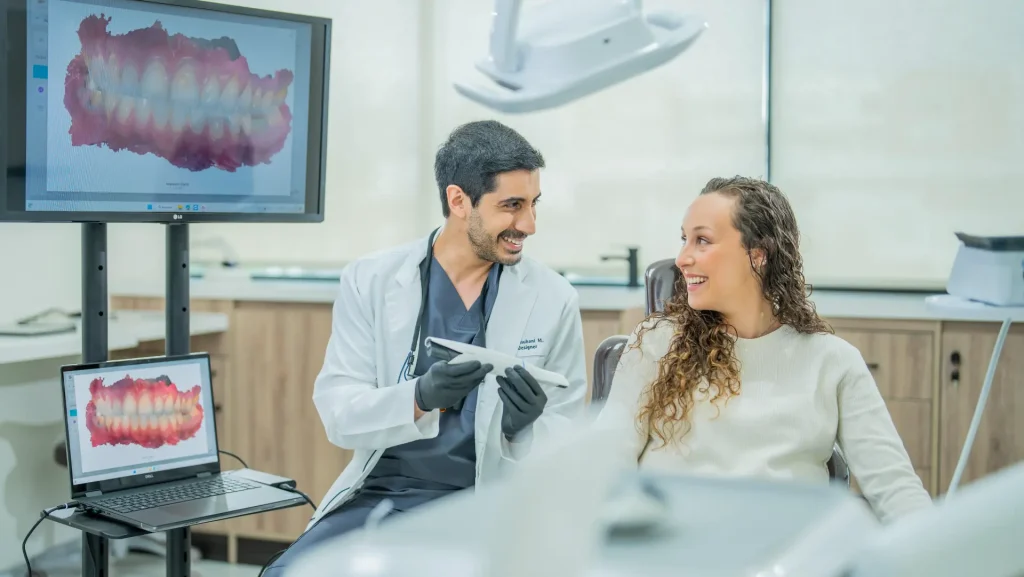 Evaluación y escaneo digital 3D de la sonrisa en la primera sesión en Zenclinic