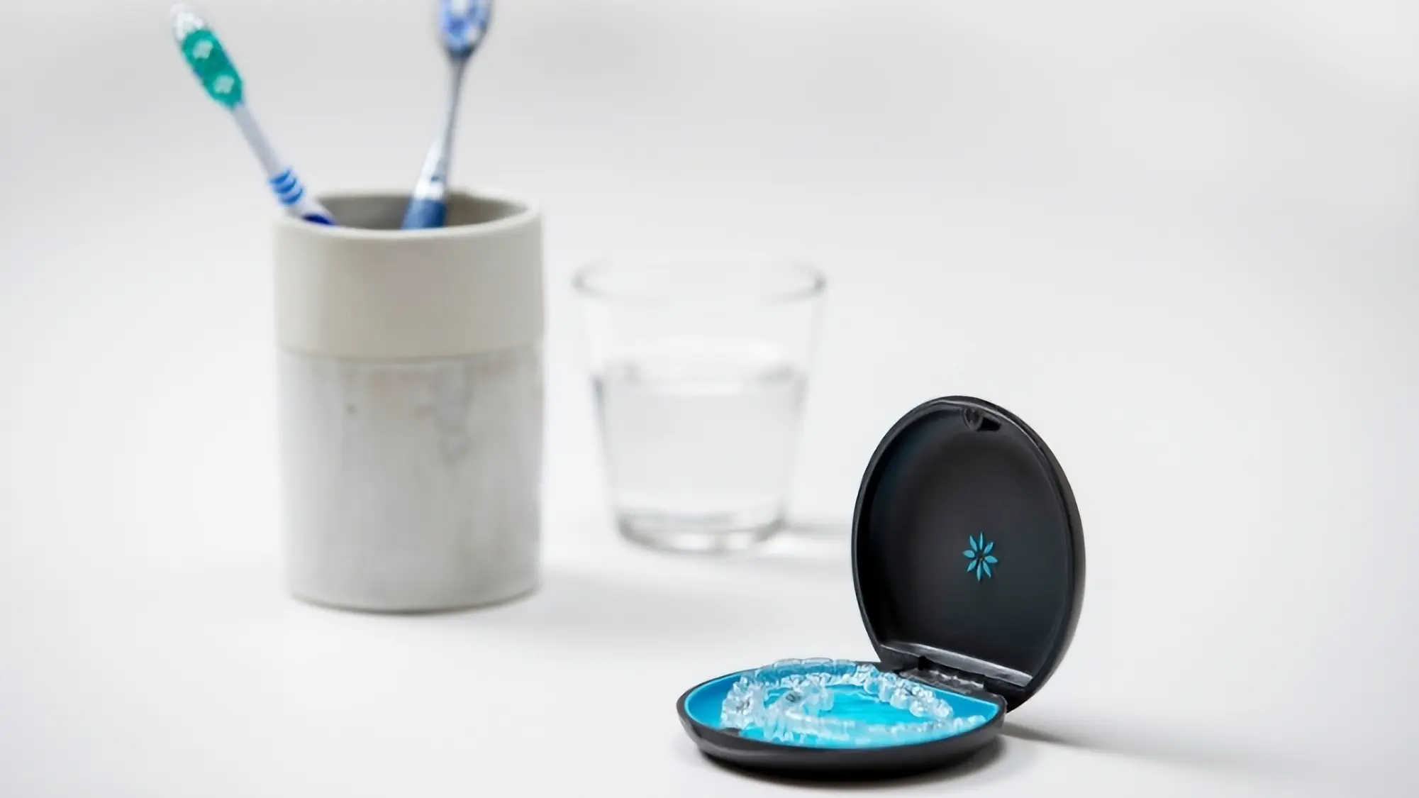 ¿Cómo Limpiar los Alineadores Invisalign?