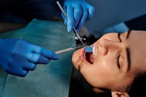 La Importancia de las Revisiones Dentales Periódicas: Más Allá de una Sonrisa Bonita